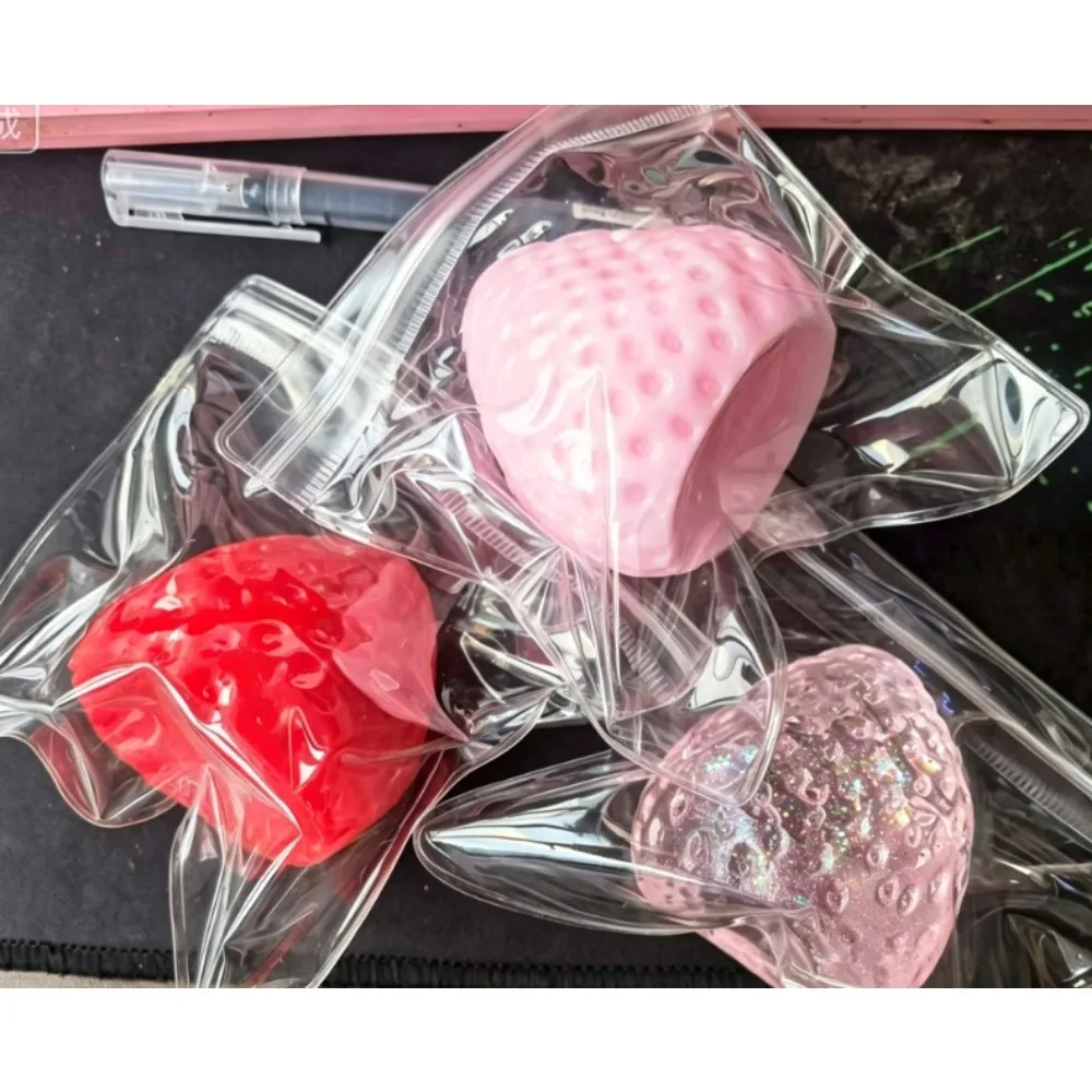 Squishy Big Strawberry Squeeze – Party Games Spy recenzja i cena