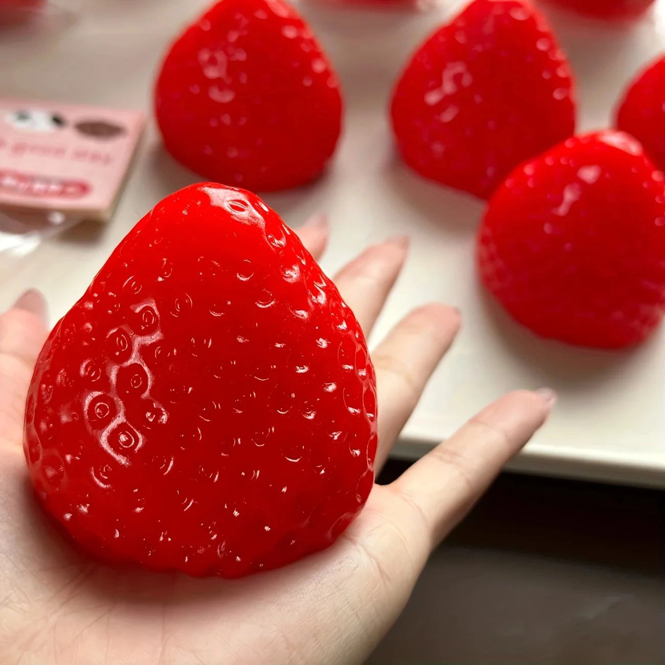 Strawberry Taba Squishy Fidget – Party Games Spy recenzja i cena
